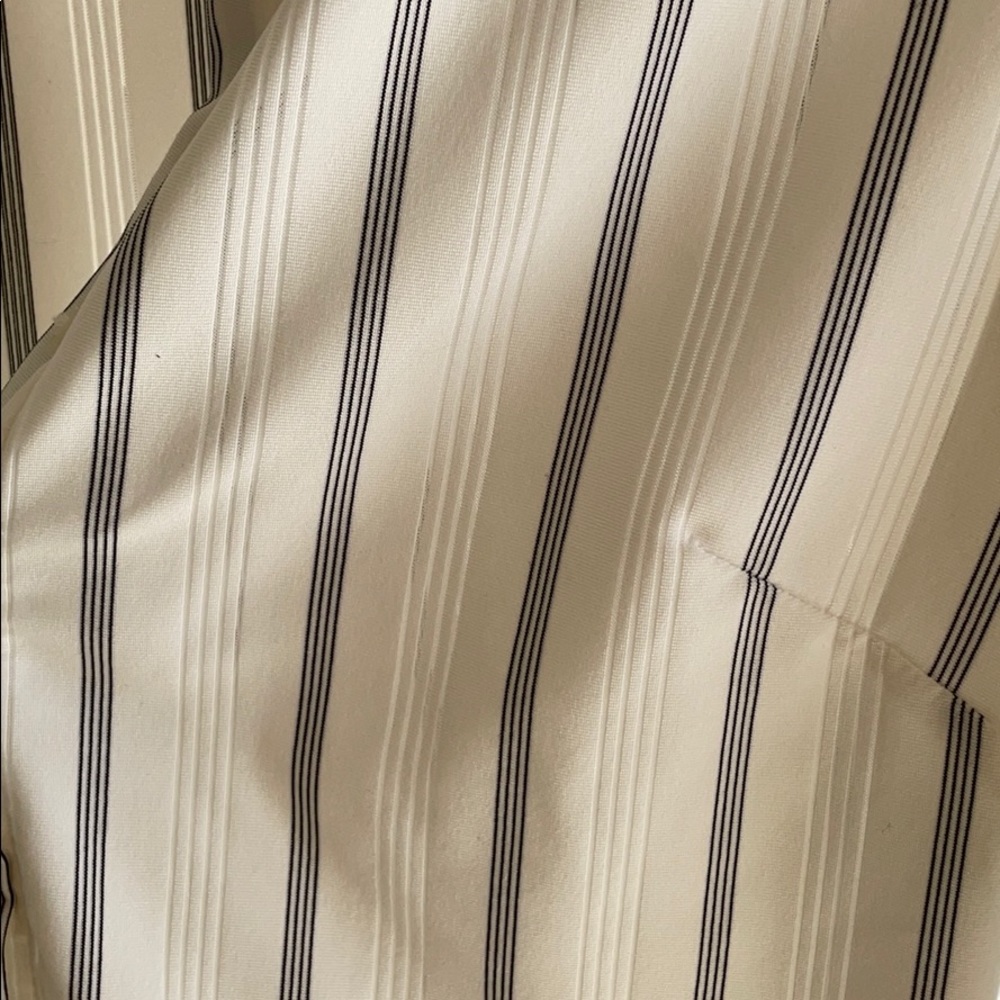 Express button down - Picture 3 of 3